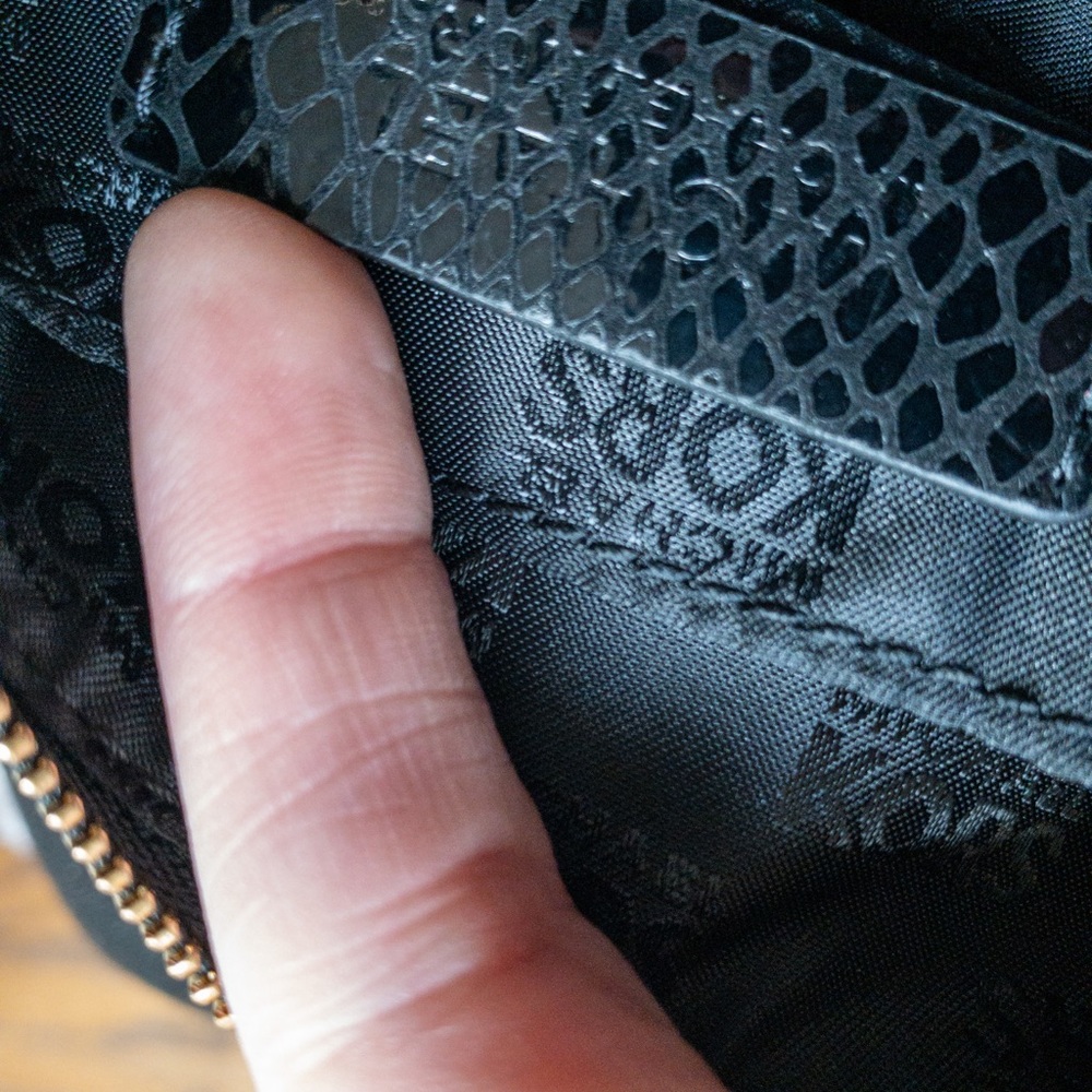 Michael Kors wristlet black snake print - Picture 3 of 5